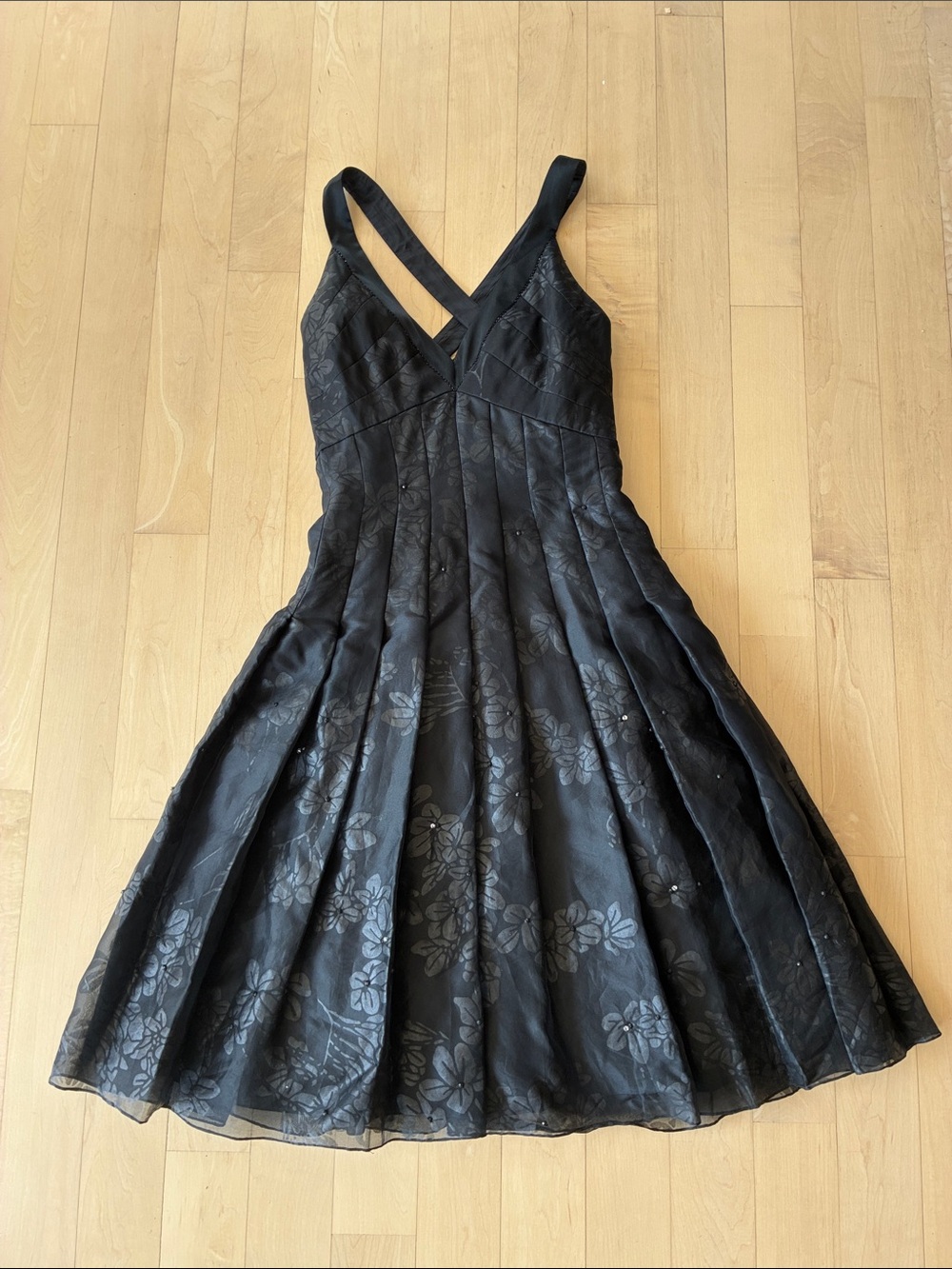 Kay Unger Silk Vintage Black V-Neck Floral Evening Dress